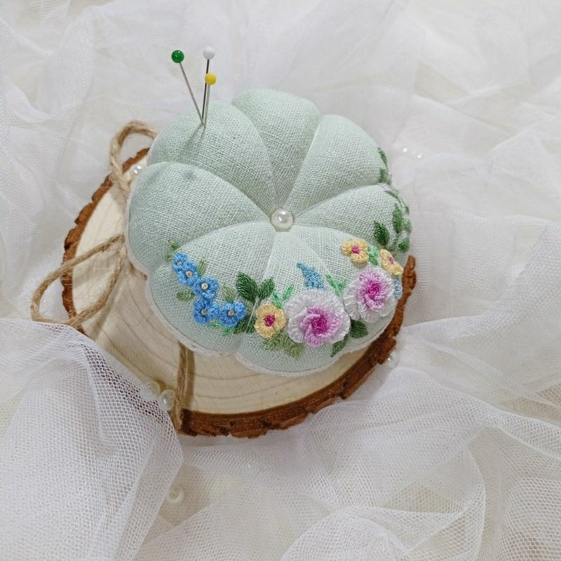 GỐI CẮM KIM THÊU TAY