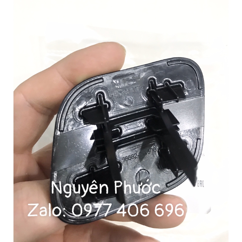 Nắp che núm rửa đèn pha HYUNDAI SANTAFE 2015 - 2018: Hàng xịn chính hãng