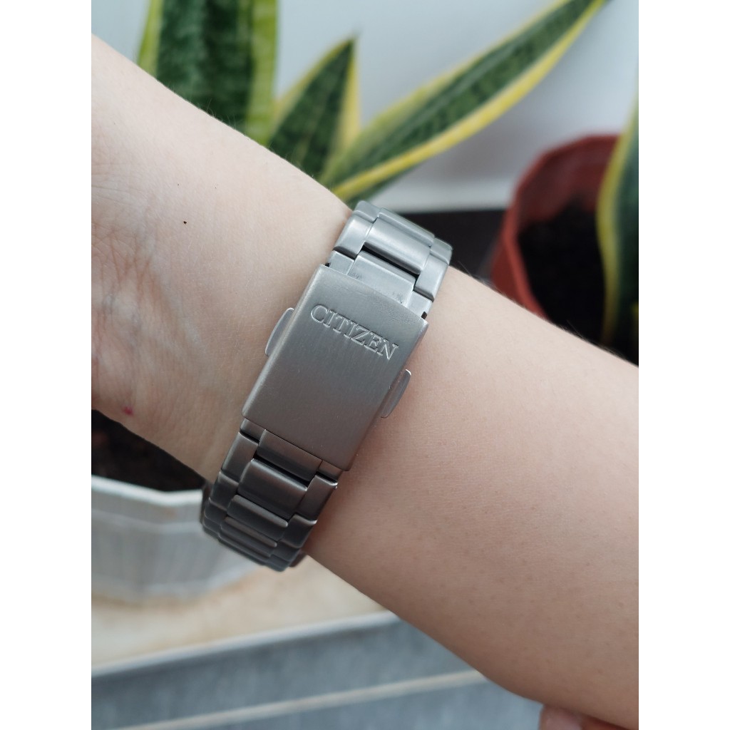 Đồng hồ nam Citizen Eco.driver titanium kính saphia pin năng lượng hàng Si
