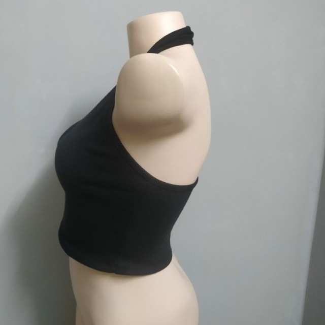 Croptop thun gân cutout đen trắng sexy