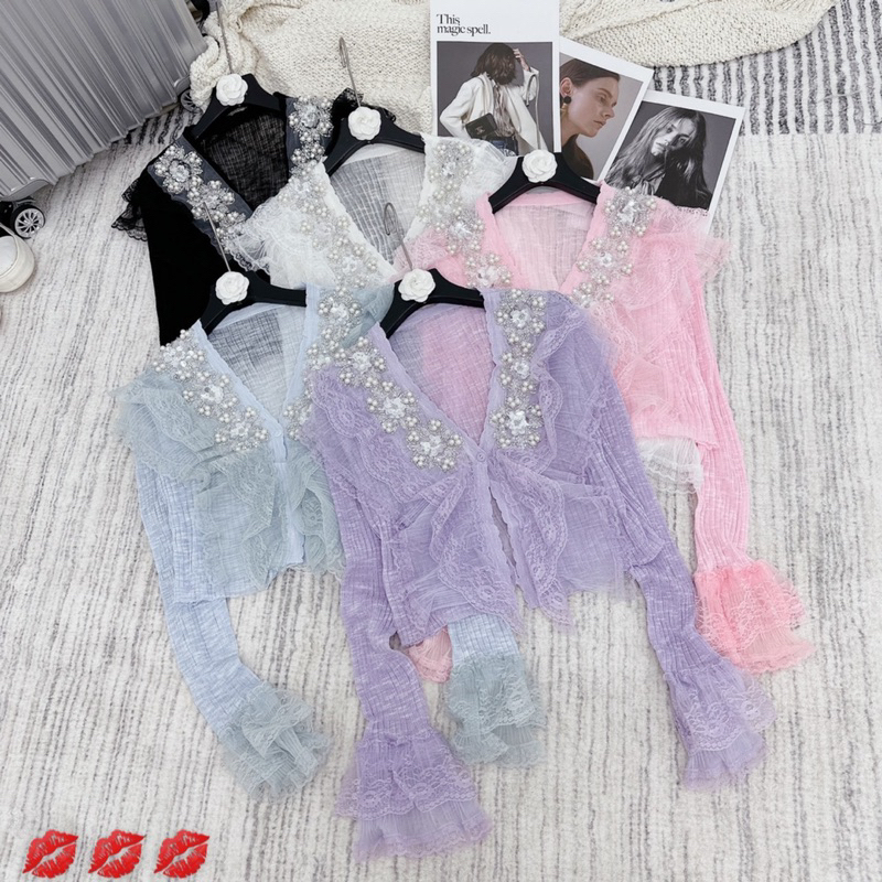 Áo len mỏng đính đá hình bông hoa tay ren xinh xắn