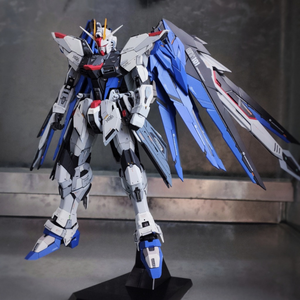 Mô hình Robot Suzaku Free Attack Blue HG 1/144 Chất liệu nhựa siêu đẹp