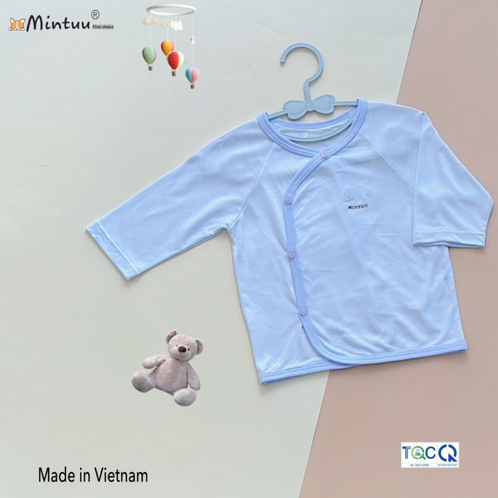 Áo cài xéo tay dài vải sợi tre cho bé sơ sinh hiệu MINTUU
