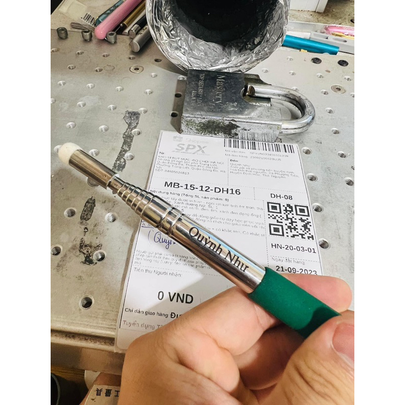 Que chỉ bảng bọc nỉ