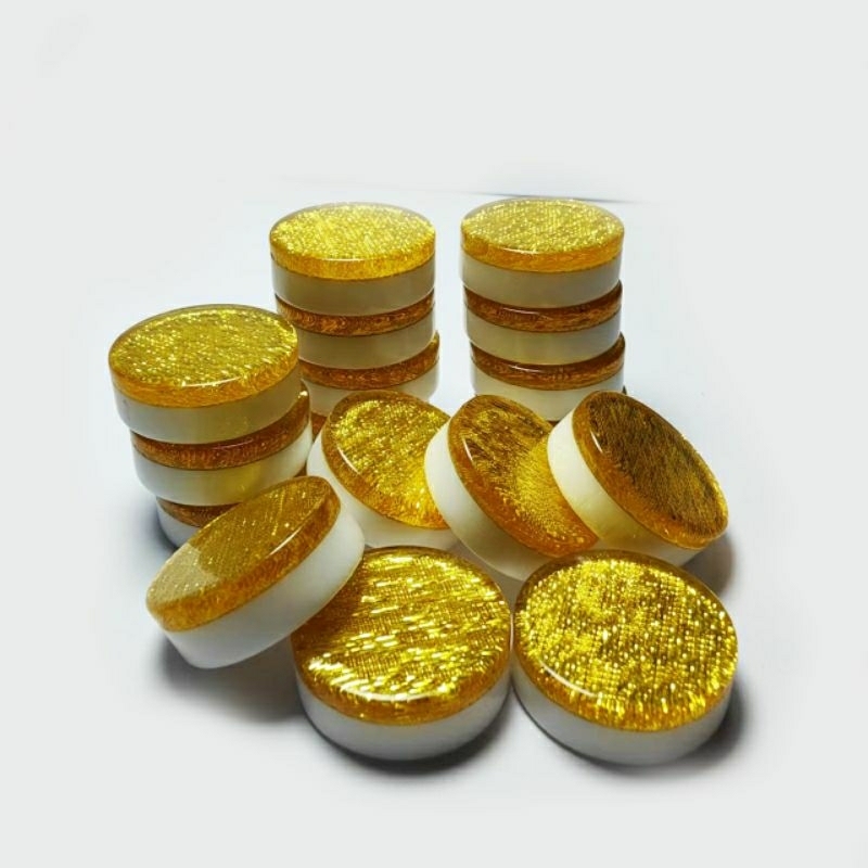 Cờ úp đế vàng kèm nắp