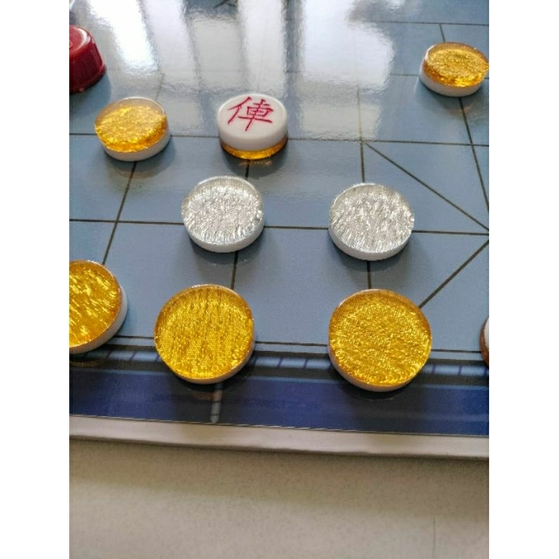 Cờ úp đế vàng kèm nắp