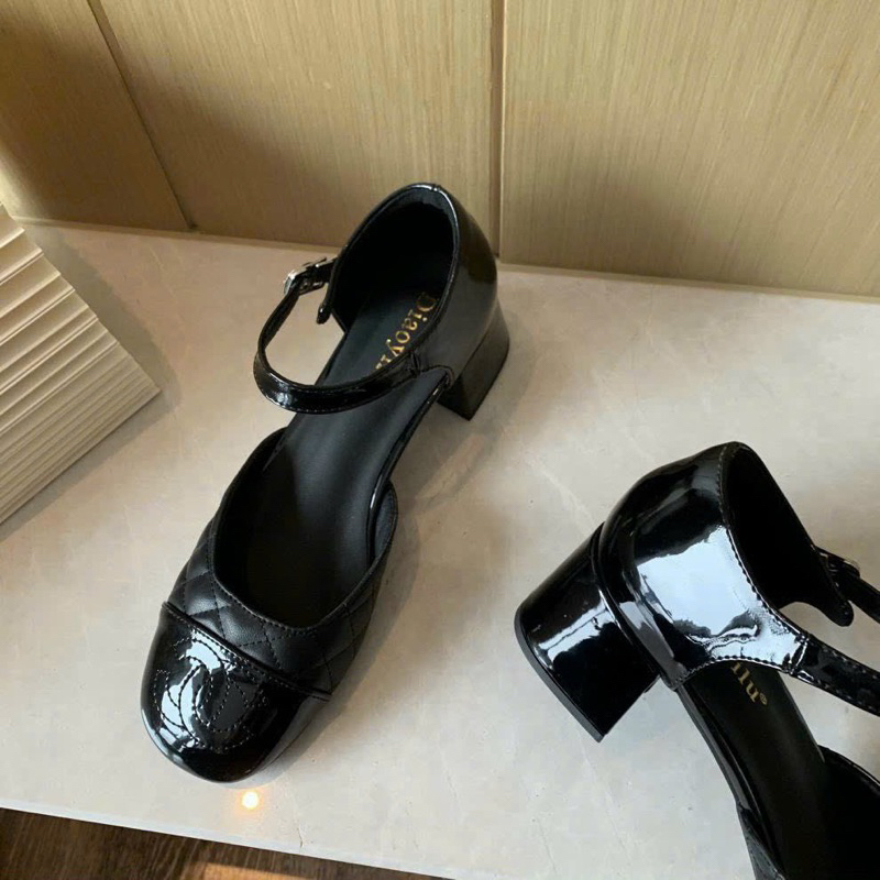 Sandal Gót Vuông Bít Da Bóng Chỉ Chuẩn Cao Cấp Sang Đẹp