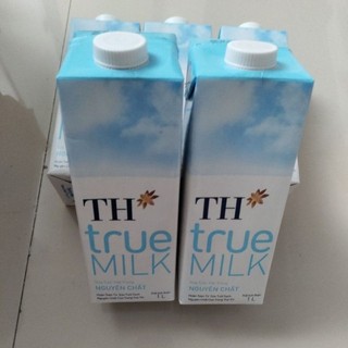 Sữa tươi tiệt trùng TH true milk có đường 1 lít.