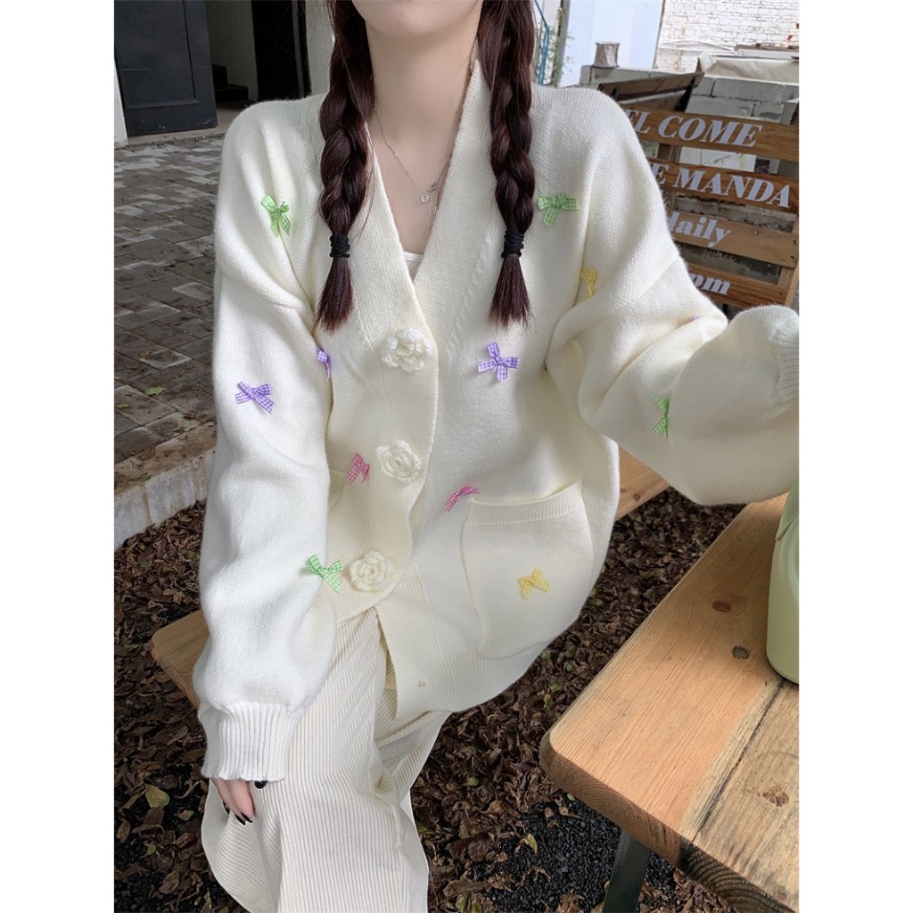 Áo khoác cardigan len cúc hoa dày dặn tay dày có túi oversize 2 màu đỏ trắng siêu hot mùa đông mặc đi chơi noel DELIZ