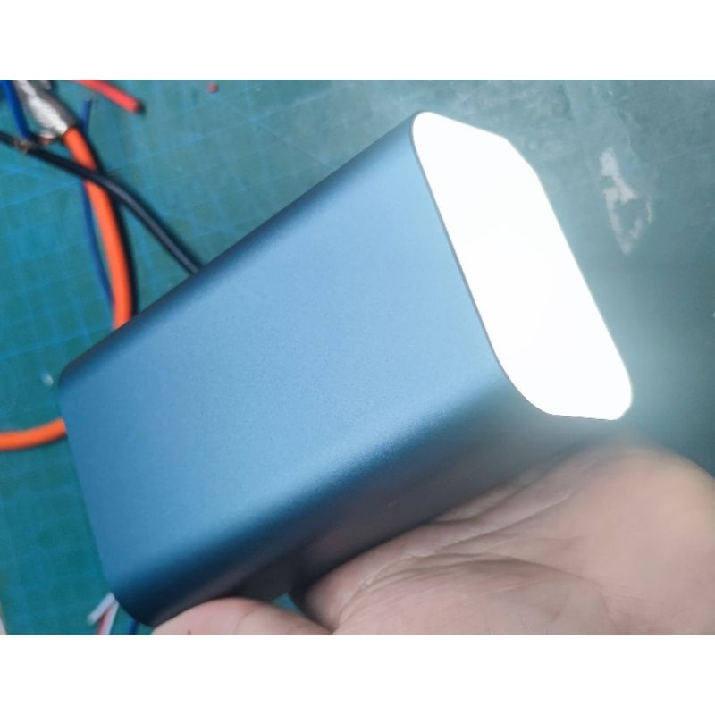 Box sạc dự phòng 160w mẫu mới tích hợp đèn led vỏ nhôm 6 cell 21700  chuyên laptop Macbook công xuất cao