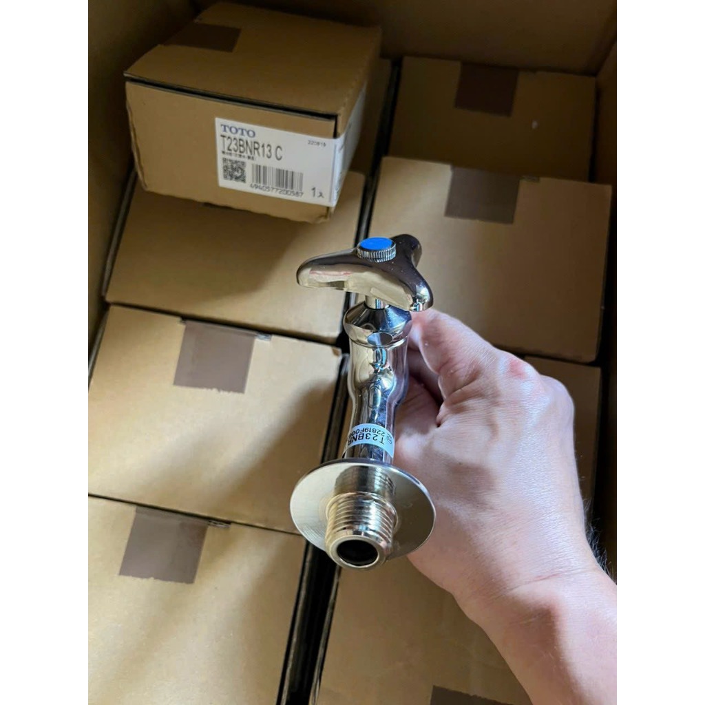 Vòi nước gắn tường TOTO T23BNR13C