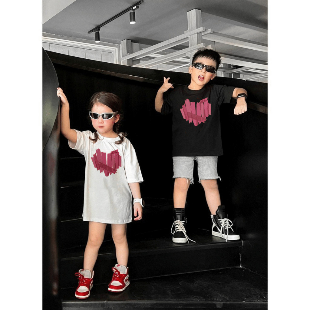 Áo thun gia đình nam nữ màu đen trắng trái tim to