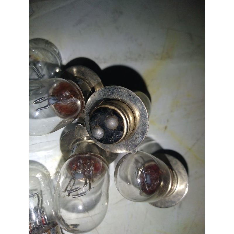 Bóng đèn pha xe máy 12v 35w  thanh lý