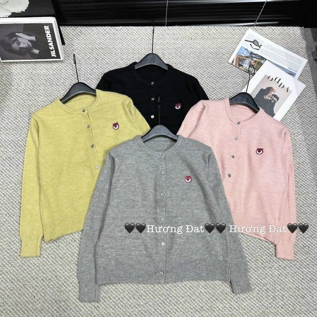 Áo cardigan len thêu gấu dâu kute