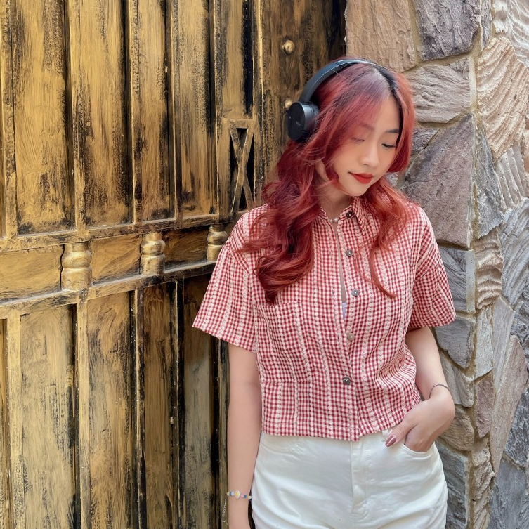 Áo sơ mi Maybi dáng croptop suông dệt ren caro đỏ tay ngắn