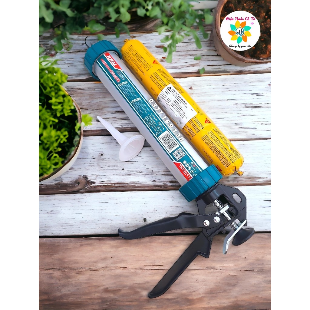 Súng bơm silicol thân nhôm Total THT20112 (bắn silicone keo xúc xích) - Chiều dài súng bơm: 305mm, Đường kính: 55mm