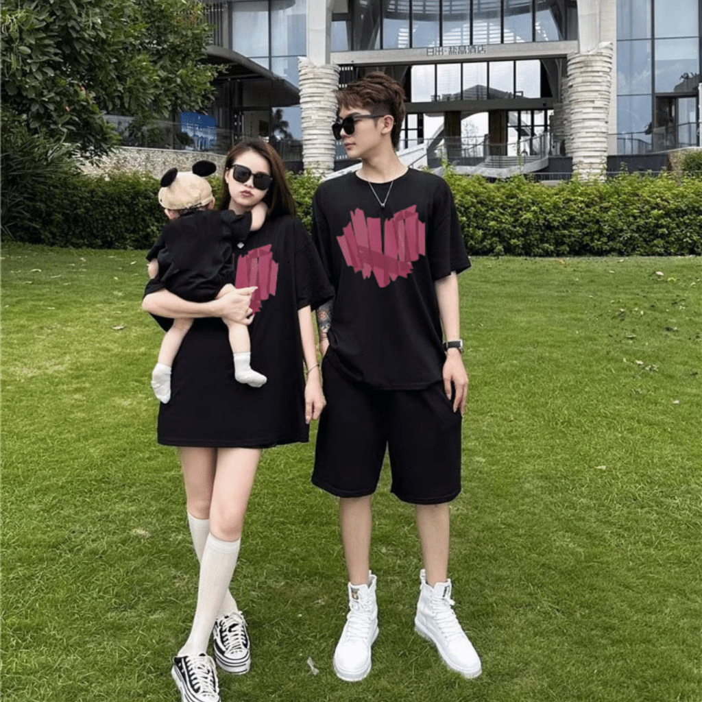 Áo thun gia đình nam nữ màu đen trắng trái tim to
