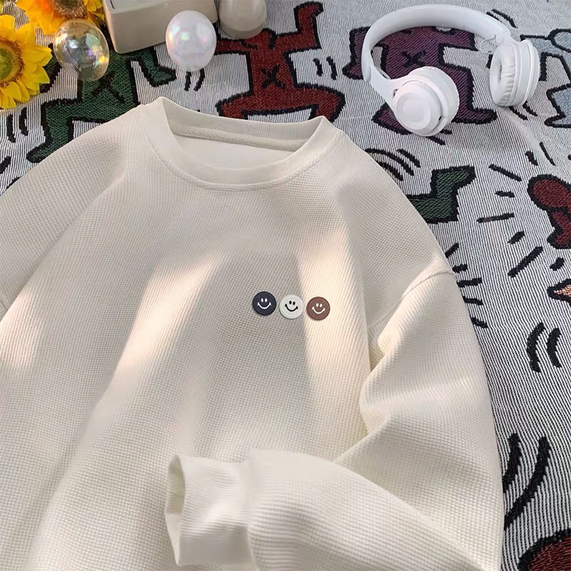 Áo sweater Unisex phối logo mặt cười, áo dài tay cổ tròn form rộng chất vải tổ ong phối icon ngộ nghĩnh