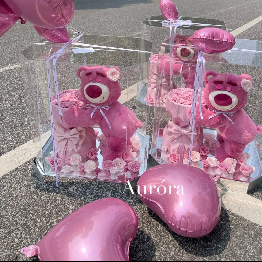 Quà tặng sinh nhật, Bó Hoa Gấu Dâu Lotso Kèm Túi Đèn Dễ Thương Làm Quà Tặng, Gấu Bông cao cấp