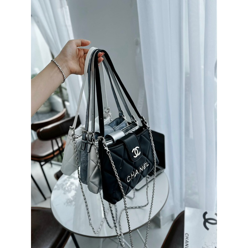 Túi kẹp nách đeo vai nắp nam châm logo nét căng