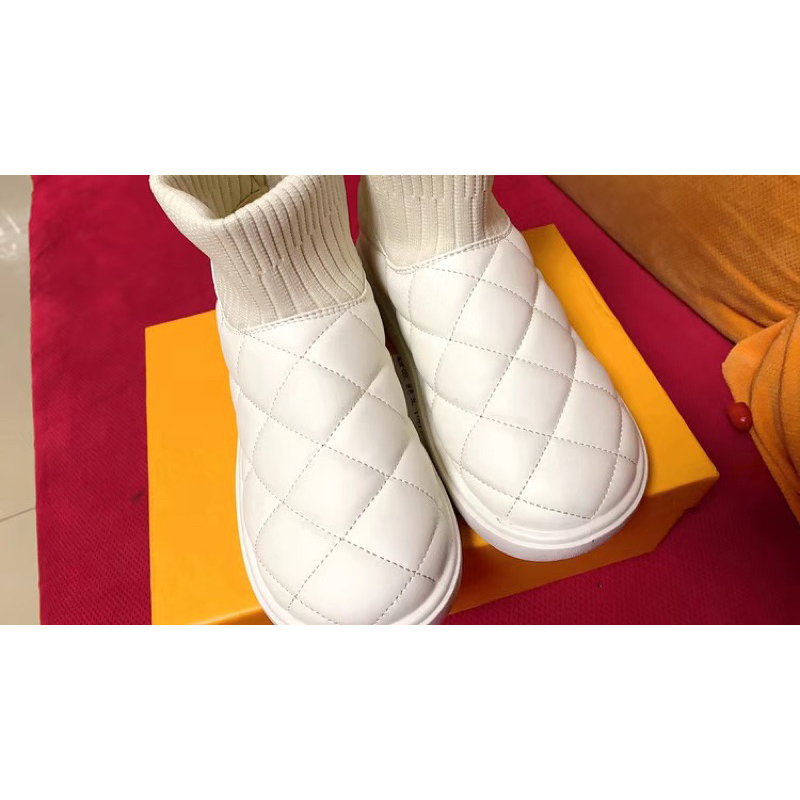 BOOT LEN MÙA ĐÔNG TRẦN TRÁM