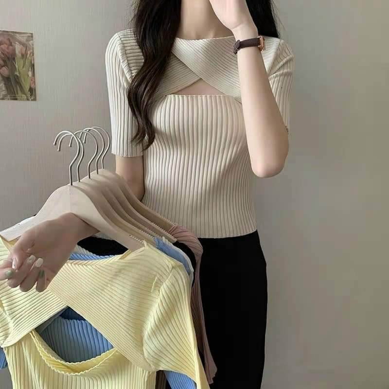 Áo montoghi chéo hở ngực cá tính