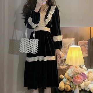 Váy nhung phối ren tiểu thư