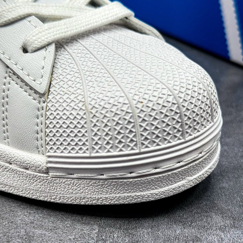 Giày_Adidas Superstar Màu Trắng 3 Sọc Đen Tem Vàng,Giày thể thao nam nữ Adidas mũi sò trắng sọc đen bản S.Cấp