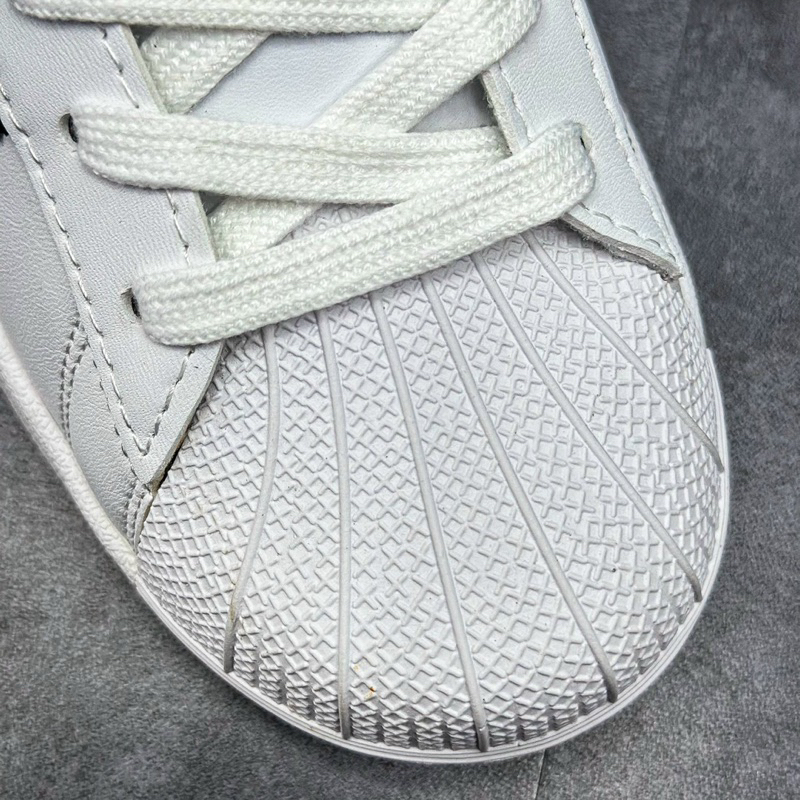 Giày_Adidas Superstar Màu Trắng 3 Sọc Đen Tem Vàng,Giày thể thao nam nữ Adidas mũi sò trắng sọc đen bản S.Cấp