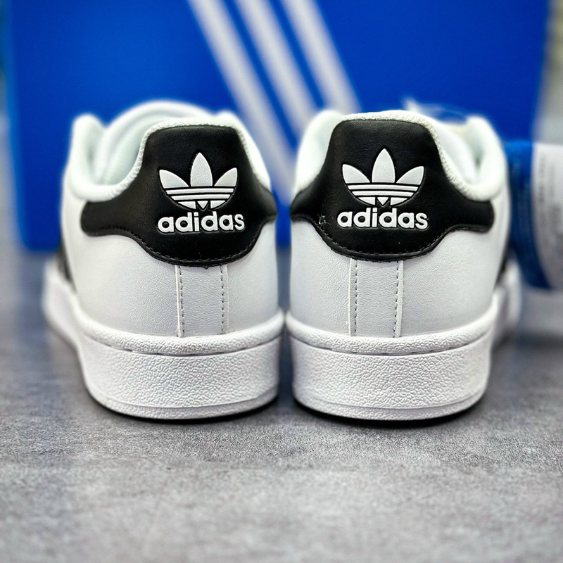 Giày_Adidas Superstar Màu Trắng 3 Sọc Đen Tem Vàng,Giày thể thao nam nữ Adidas mũi sò trắng sọc đen bản S.Cấp