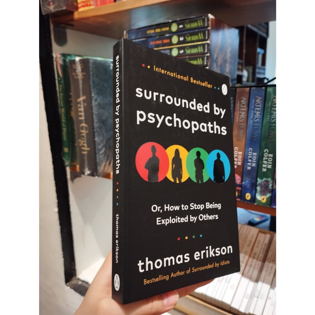 Sách - Surrounded by Psychopaths