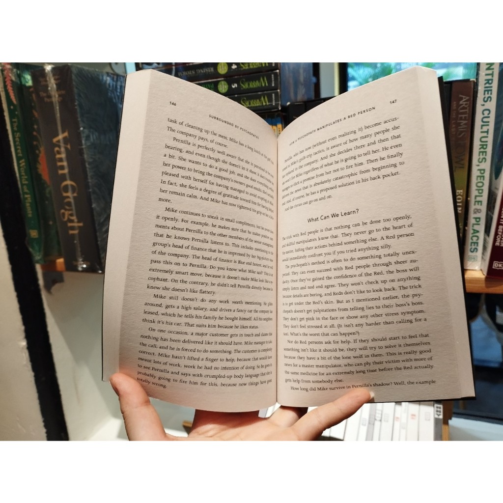 Sách - Surrounded by Psychopaths