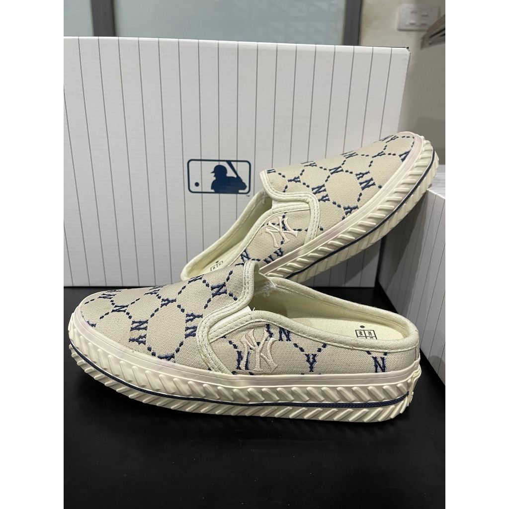 Giày MLB chính hãng, giày Mule Dia Monogram dáng slip on dễ đi dễ xỏ tiện lợi thoải mái