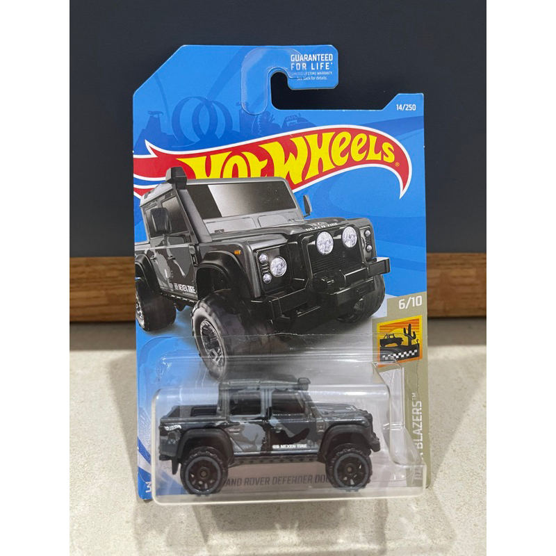 Xe mô hình đồ chơi Hotwheels cơ bản 1:64 - '15 Land Rover Defender Double Cab