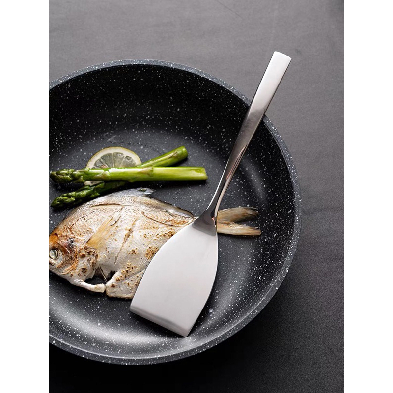 Xẻng xúc lật đồ ăn