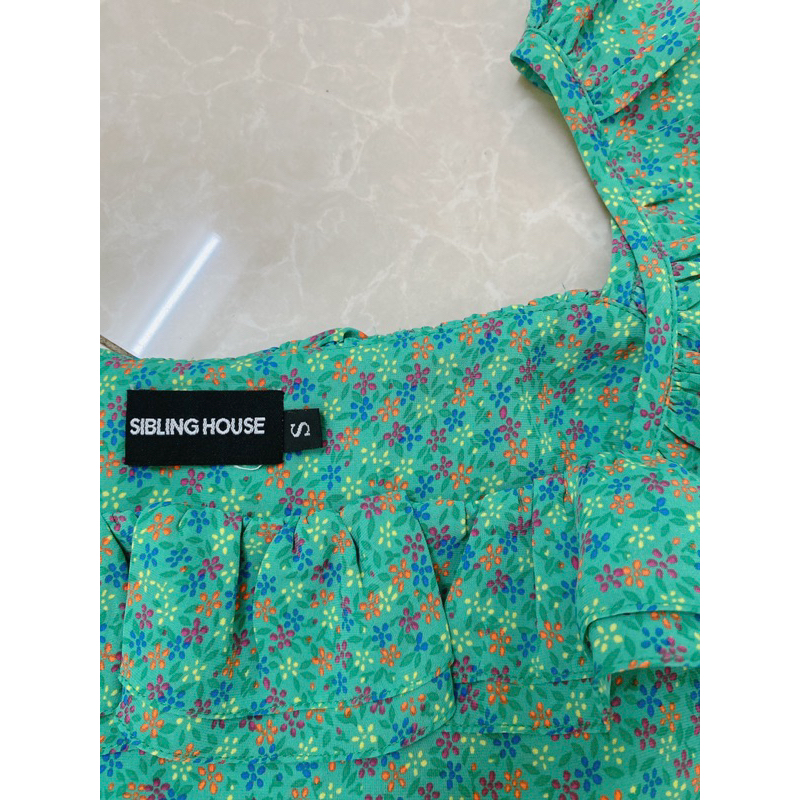 Áo dây hoa Sbiling House