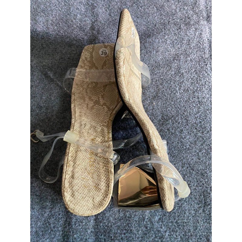 Giày cao 3 phân size 39