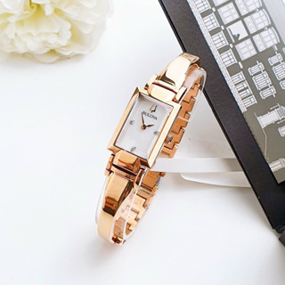 Đồng hồ nữ Bulova dây kim loại màu vàng hồng, kích thước 33x18mm