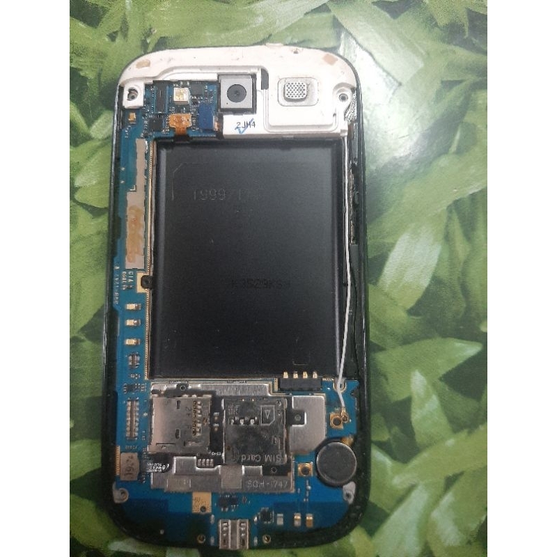 Xác Samsung galaxy S3 i-747 usa bể màn hình ,tặng pin main thấy có sửa chữa về kiểm tra lại