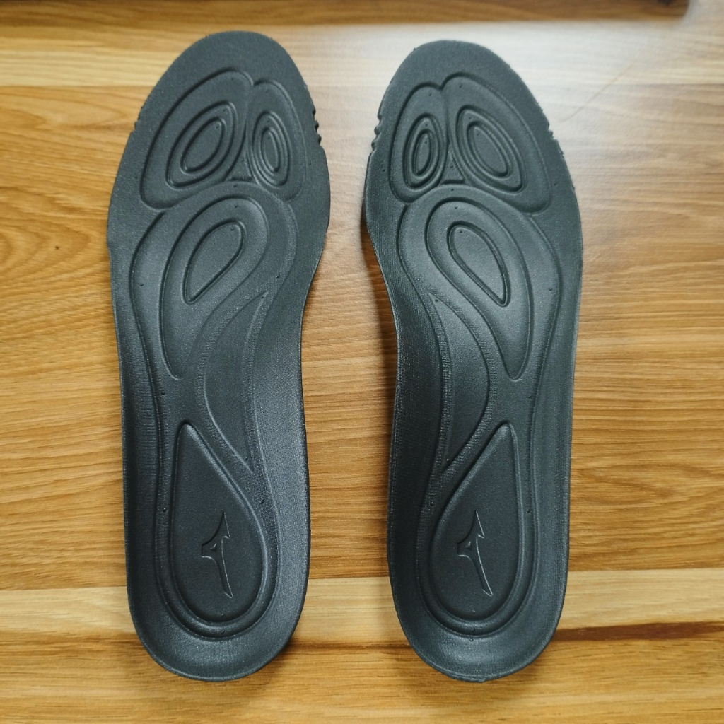 Lót giày Mizuno êm, siêu nhẹ, đủ 2 màu
