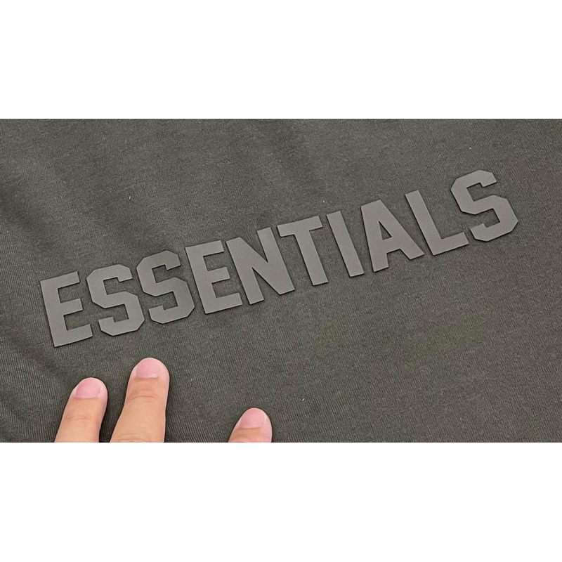 TEE ESSENTIALES SS2023