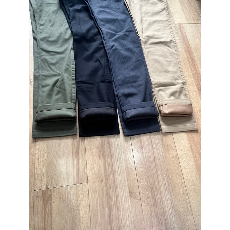 Quần dài Uniq kaki form slimfit chất vải mịn co giãn nhẹ