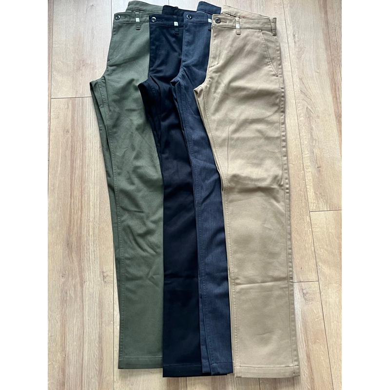 Quần dài Uniq kaki form slimfit chất vải mịn co giãn nhẹ