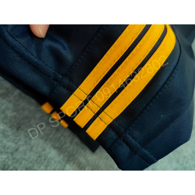 Quần thể thao 3 sọc màu phối xéo túi khoá kéo