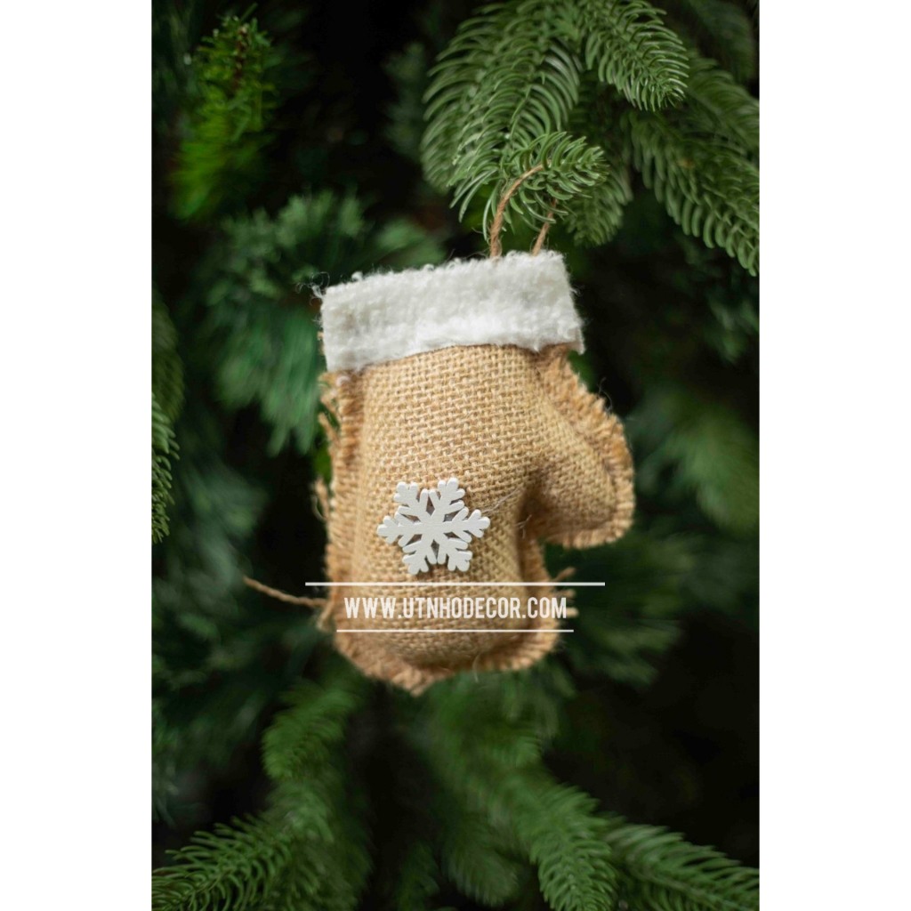 Găng tay nhồi bông treo trang trí Noel