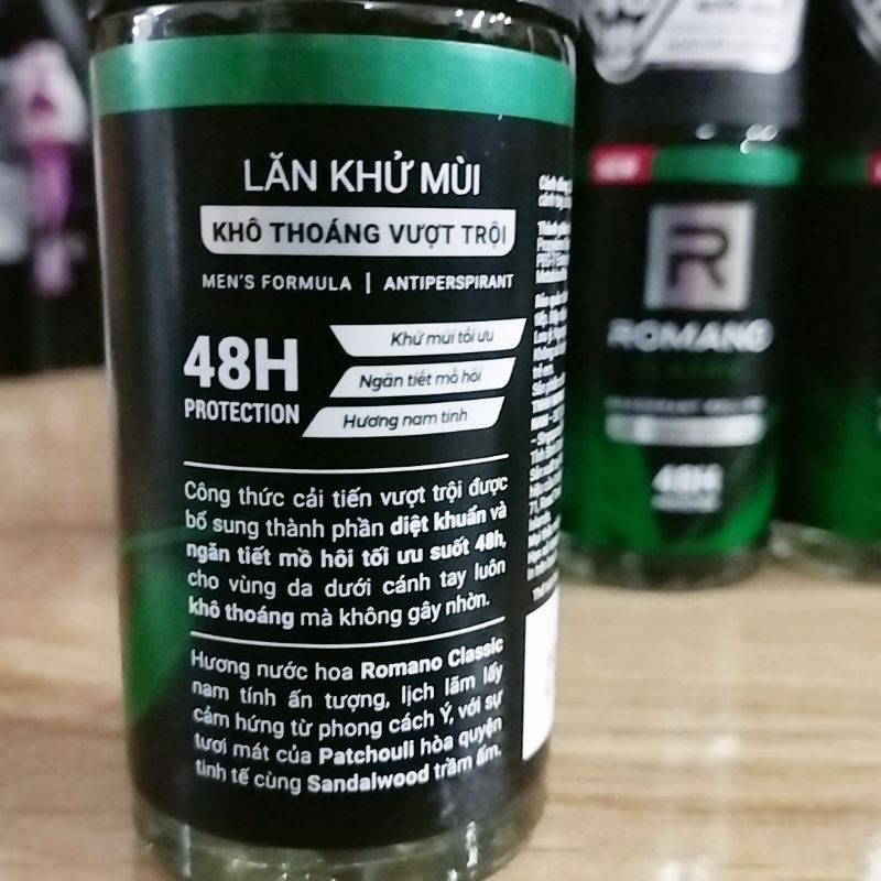 Lăn Khử mùi Romano 50ml classic khô thoáng vượt trội.