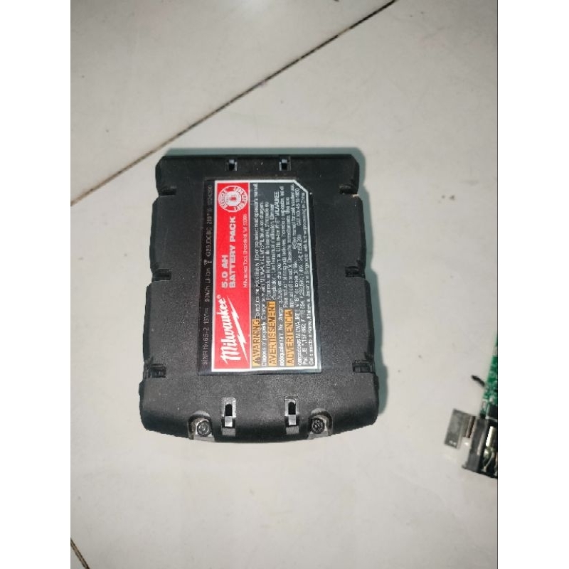 Vỏ pin milwaukee 18v vỏ pin zin milwaukee 18v