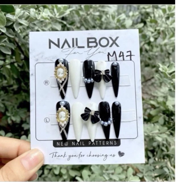Nailbox thiết kế đính nơ hoạ tiết kẻ dạ tặng keo và dũa mẫu nail sang trọng