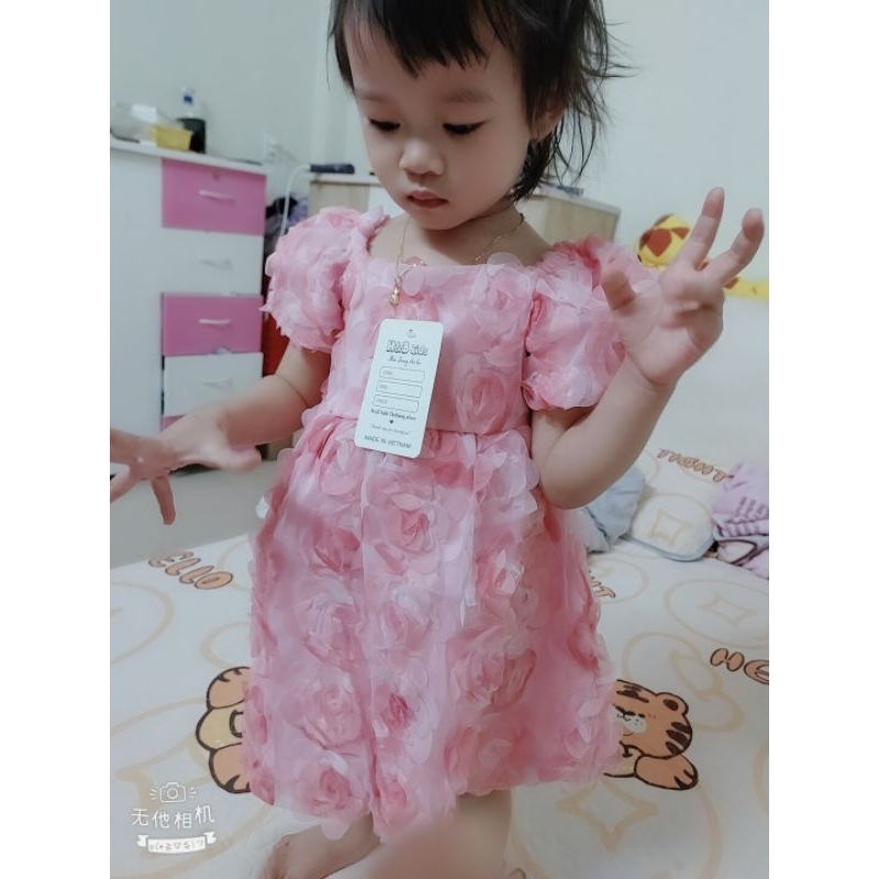 Đầm công chúa hoa bồng bềnh cho bé gái form nhỏ
