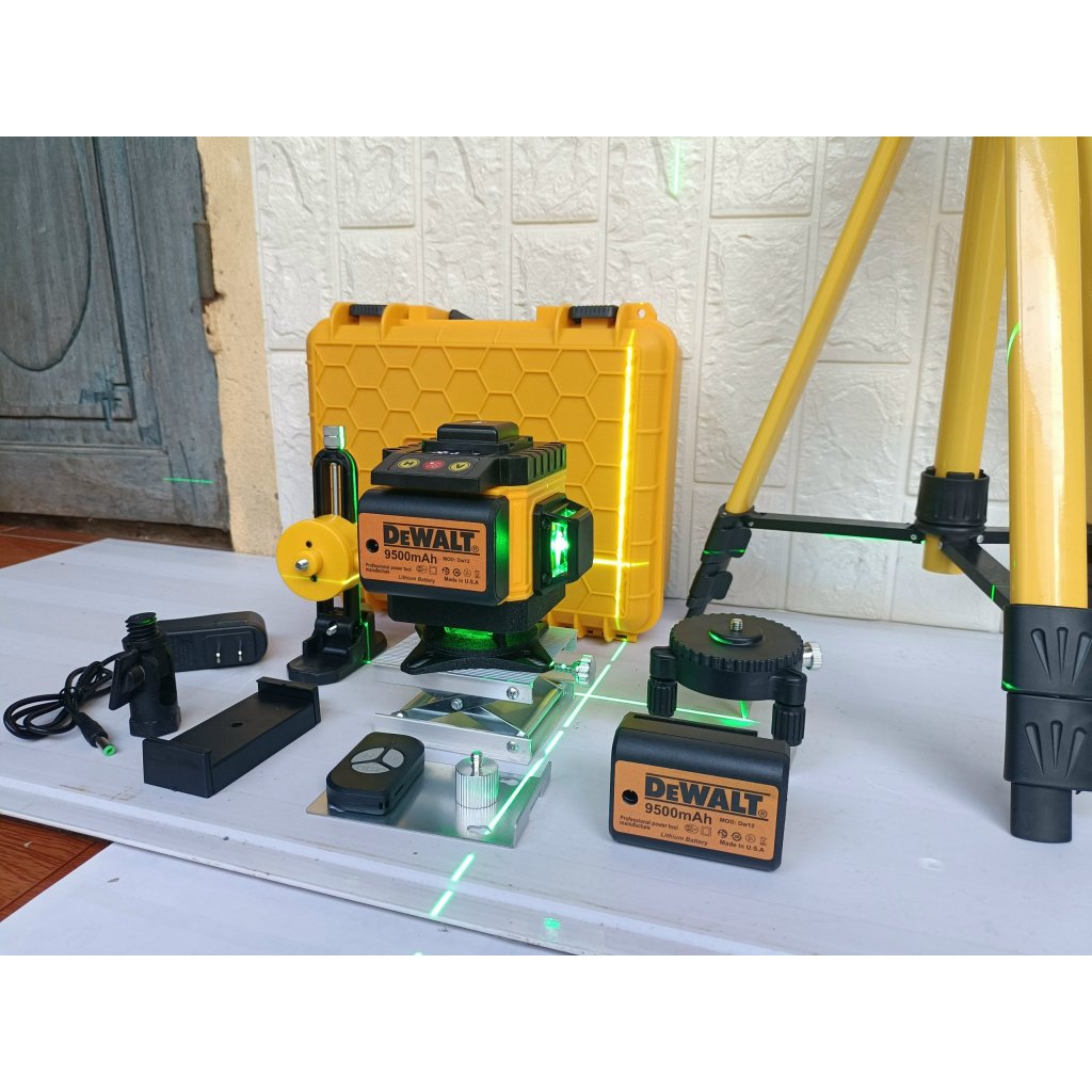 Máy cân bằng Dewat laser 12 tia – mẫu mới nhất 2023 có đèn báo bin.